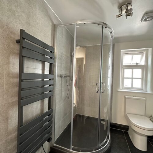 photo bathroom with shower and toilet